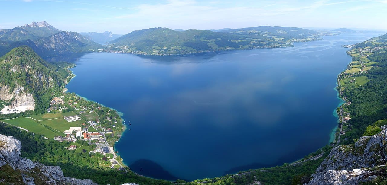 Attersee-Kammersee-Oberoesterreich-Salzkammergut-Voecklabruck-Oesterreich-oesterreichische-Bundesforste-Kritisches-Netzwerk-Kleiner-Schoberstein-Seeufer-Seezugang