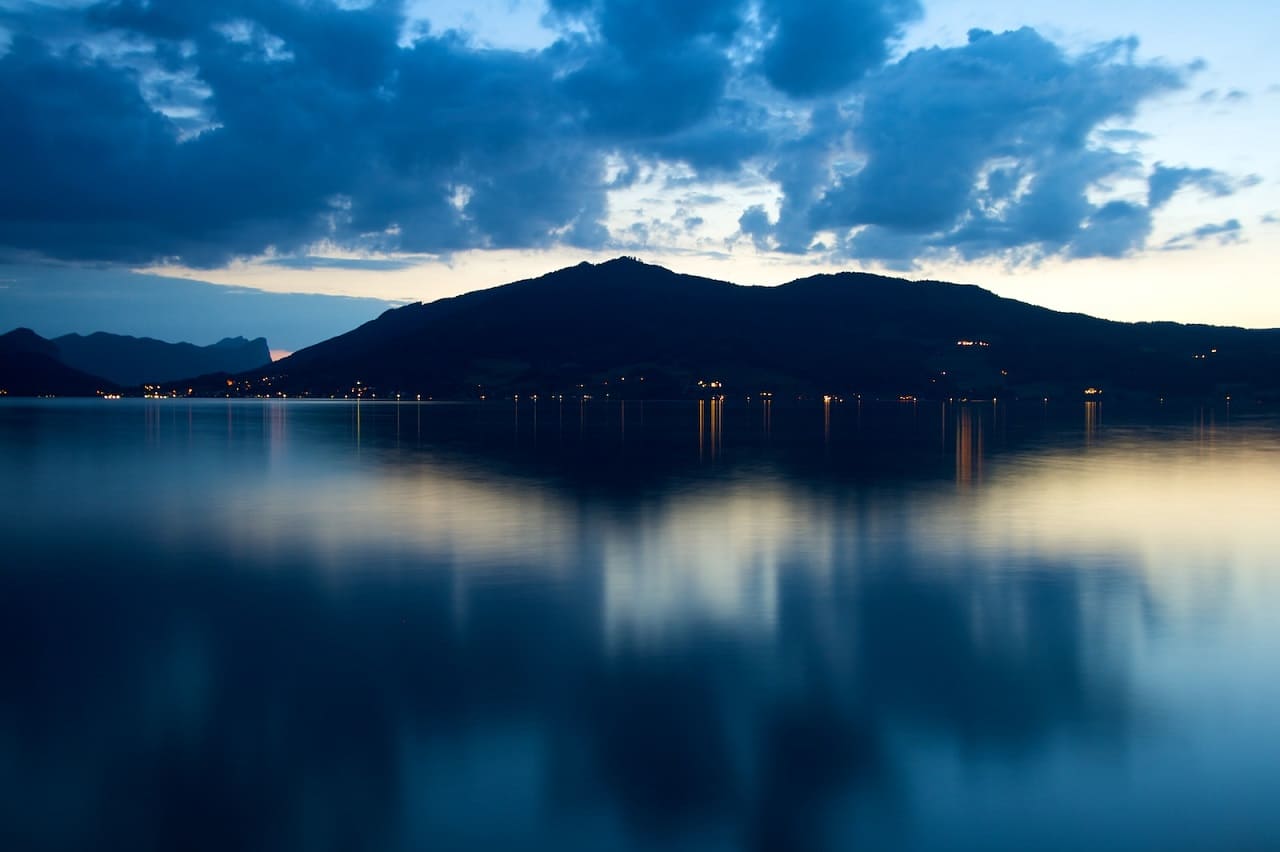 Attersee-Steinbach-Weissenbach-Oesterreich-Oberoesterreich-Privatbesitz-Seeufer-Seezugang-Uferprivatisierung-Salzkammergut-Seenschutz-Seeuferflaechen-Kritisches-Netzwerk