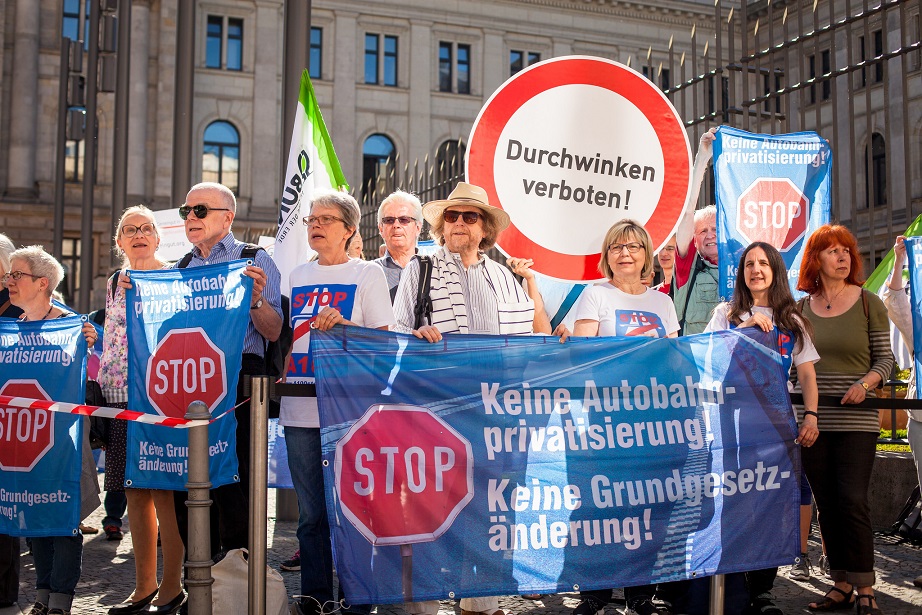 autobahnprivatisierung_grundgesetzaenderung_oeffentlich_private_partnerschaft_oepp_teilprivatisierung_privatisierung_maut_bundesautobahnen_entdemokratisierung_kritisches_netzwerk.jpg