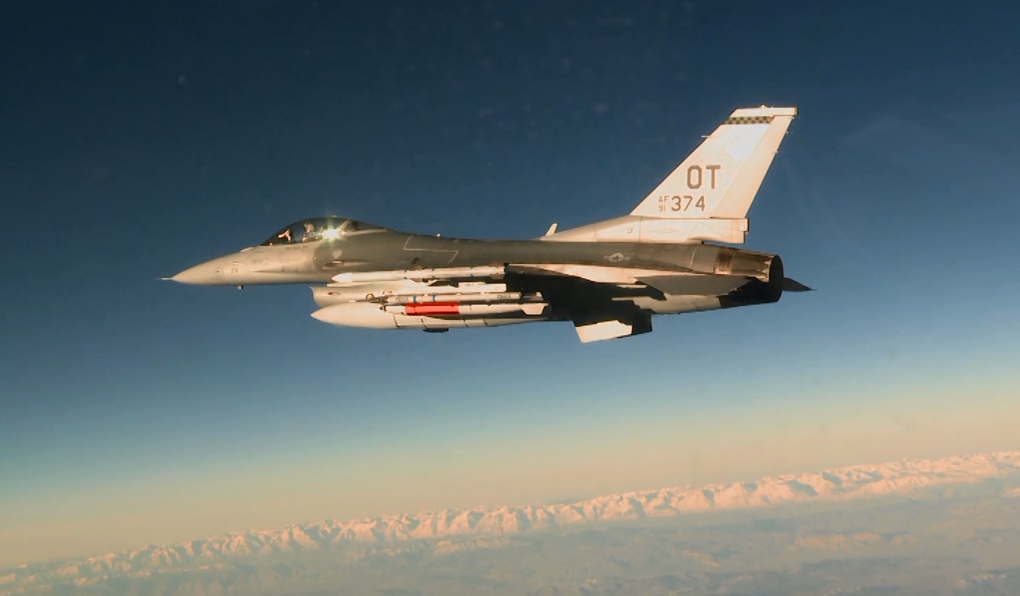 B61-12-nukleare-Gavitationsbombe-F-16C-Entwicklungsflugtest-422nd-Flight-Test-Evaluation-Squadron-Nellis-AFB-Kritisches-Netzwerk-Atombomben-Atomwaffen-nukes