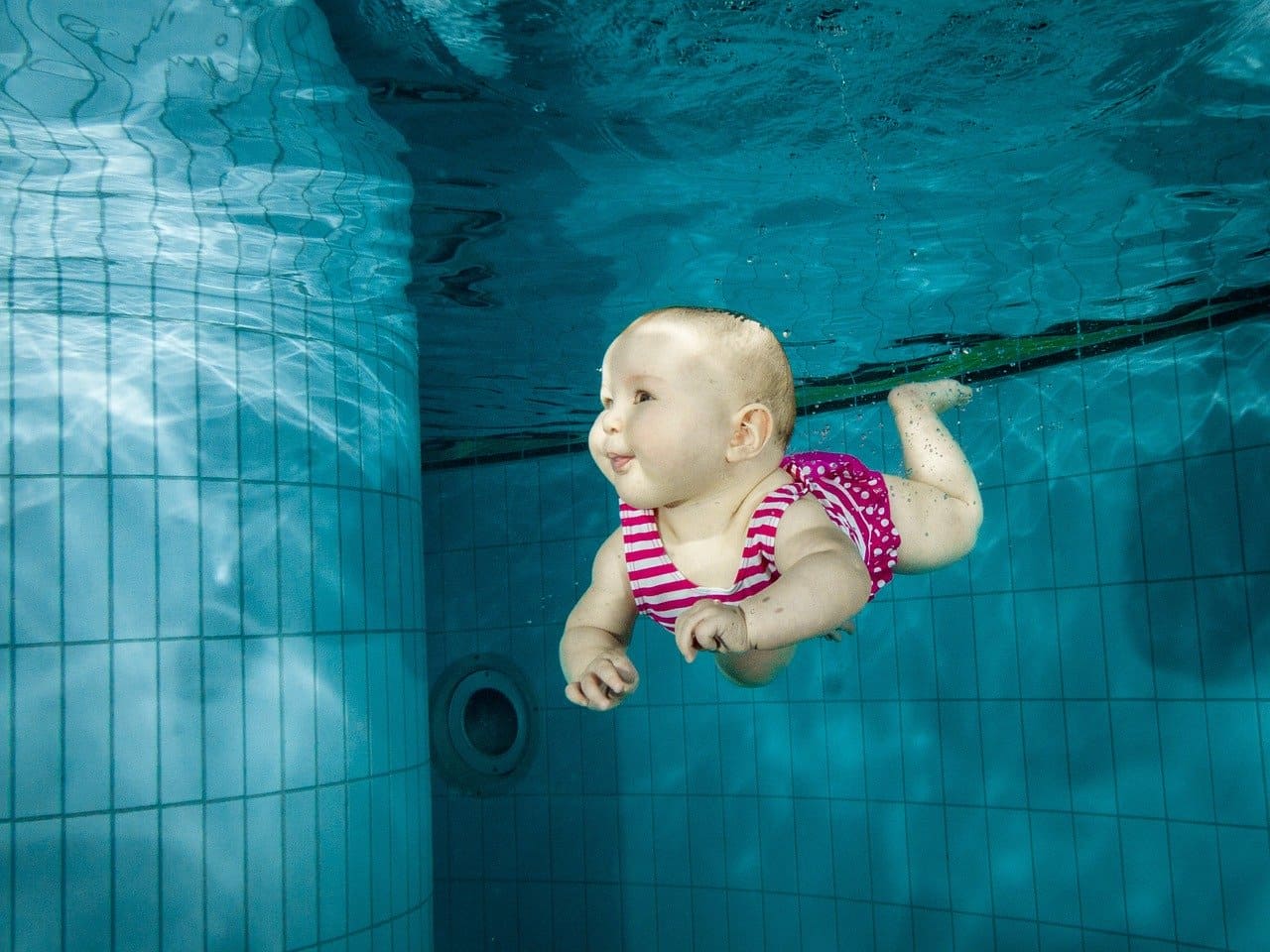 Baby-Babyschwimmen-Tauchen-Unterwassertauchen-Saeuglingsschwimmen-Kleinkinderschwimmen-Saeuglinge-Trinkwasserqualitaet-right2water-Wassergewoehnung