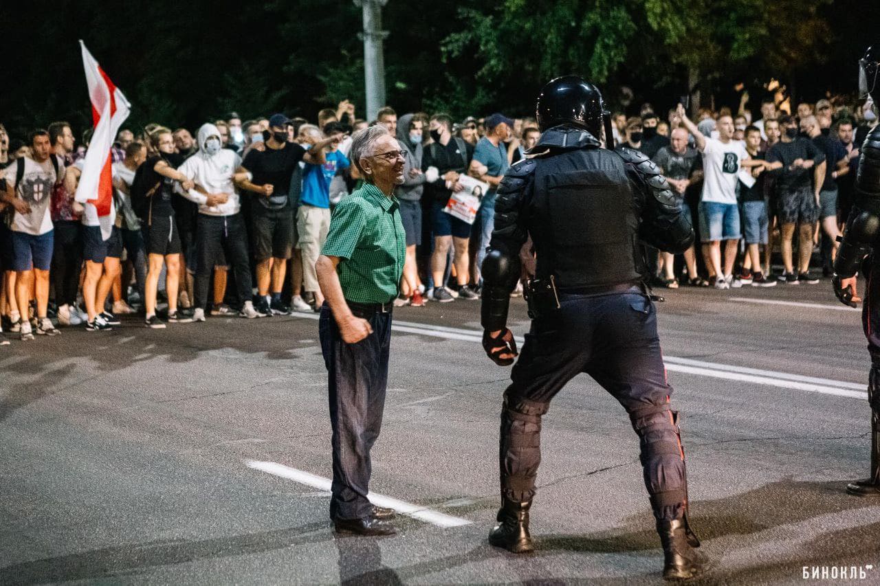 Belarus-Spezialpolizei-Omon-Pruegelgarden-Gewaltherrschaft-Polizeibrutalitaet-Polizeigewalt-Kritisches-Gewalt-Kritisches-Netzwerk-Machtusurpation-Lukaschenko-Lukashenko