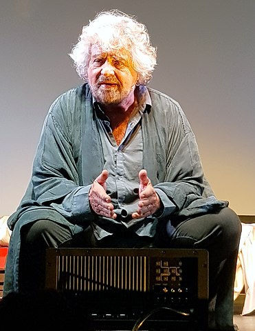 Beppe-Grillo-MoVimento-5-Stelle-M5S-Rechtspopulismus-reddito-di-base-incondizionato-cittadinanza-sussistenza-minimo universale-Kritisches-Netzwerk-Fuenf-Sterne-Bewegung