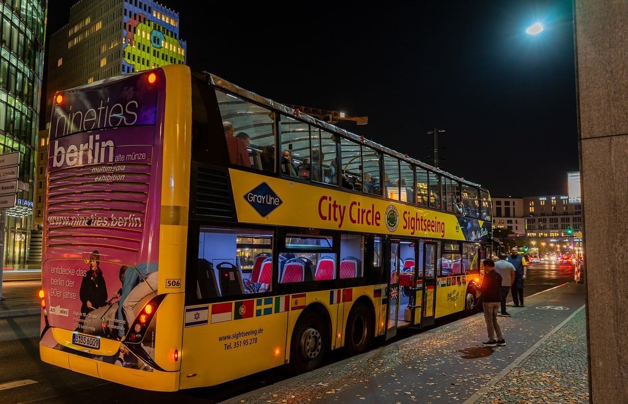 Berlin-OEPNV-Oeffentlicher-Personennahverkehr-Berliner-Verkehrsbetriebe-BVG-Mobilitaetswende-Kritisches-Netzwerk-Verkehrsentwicklung-Verkehrswende-Zero-Emission-Zone