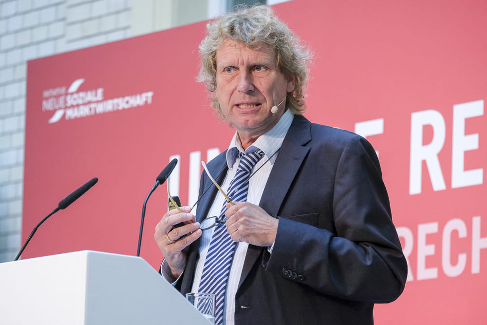 Bernd-Raffelhueschen-Rente-Rentenexperte-Demografieexperte-Kritisches-Netzwerk-Rentenkonzept-Gleichheitsgrundsatz-soziale-Schieflage-Ungerechtigkeit-Grundrente-Neoliberalismus