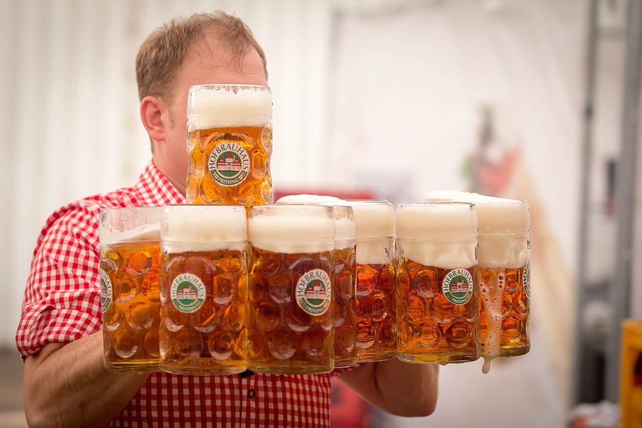 Bier-Bayern-Bayrisch-Hell-Hellbier-Bayerisches-Weizenbier-Bierfest-Masskrug-Muenchner-Helles-Wiesn-sauffa-Kritisches-Netzwerk-Muenchen-Saupreiss-Zuagroaste-Noargerlzuzla 