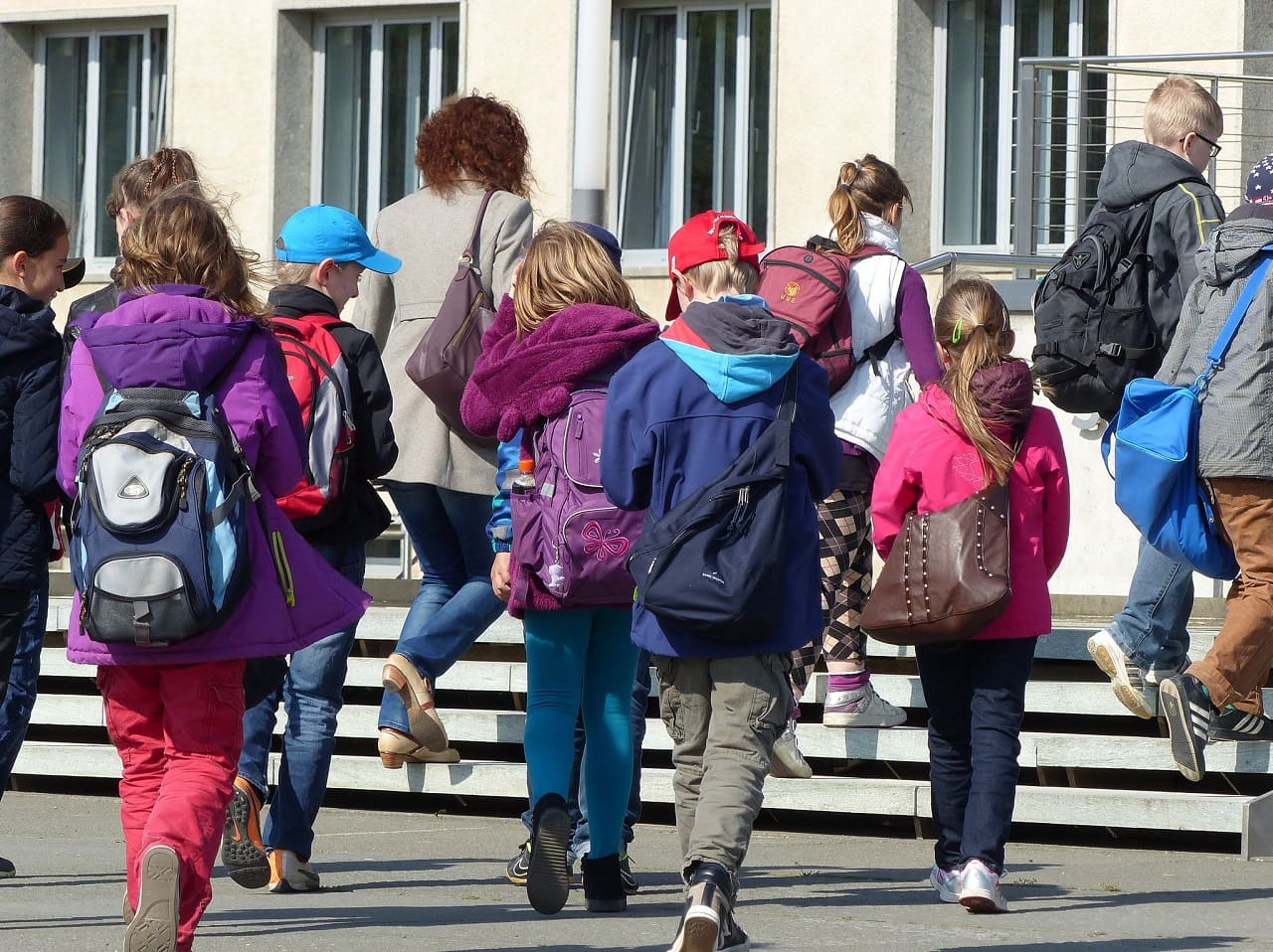 Bildung-Schulbildung-Bildungssystem-Schulpaedagogik-Kritisches-Netzwerk-Montessoripaedagogik-Waldorfpaedagogik-Reggiopaedagogik-Kinderrechte-Kindererziehung