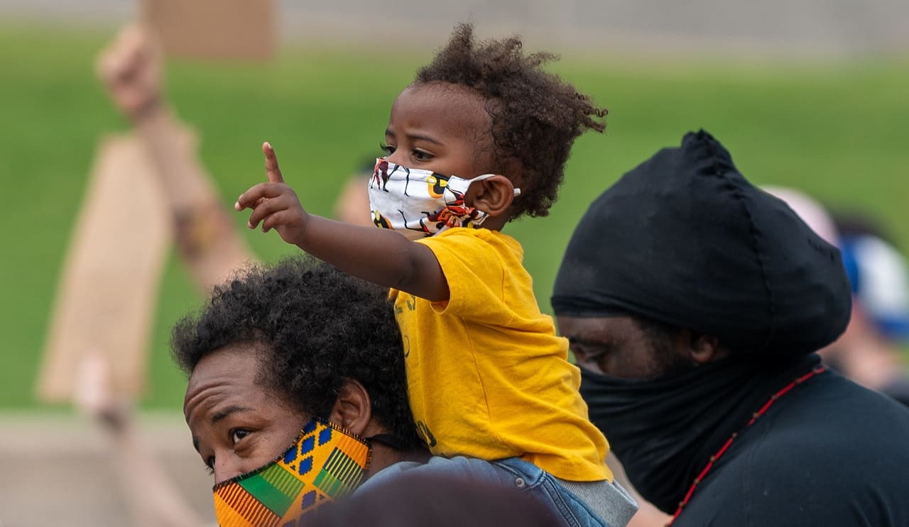 Black-Children-Child-poverty-Kinderarmut-Schwarze-Generationengerechtigkeit-Generationenrevolte-Kritisches-Netzwerk-Rassengerechtigkeit-Rassenhass-Rassismus