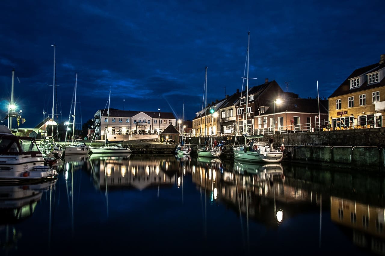 Bornholm_Ostseelinsel_Allinge_Sandvig_Daenemark_Fischerdoerfer_Kritisches-Netzwerk