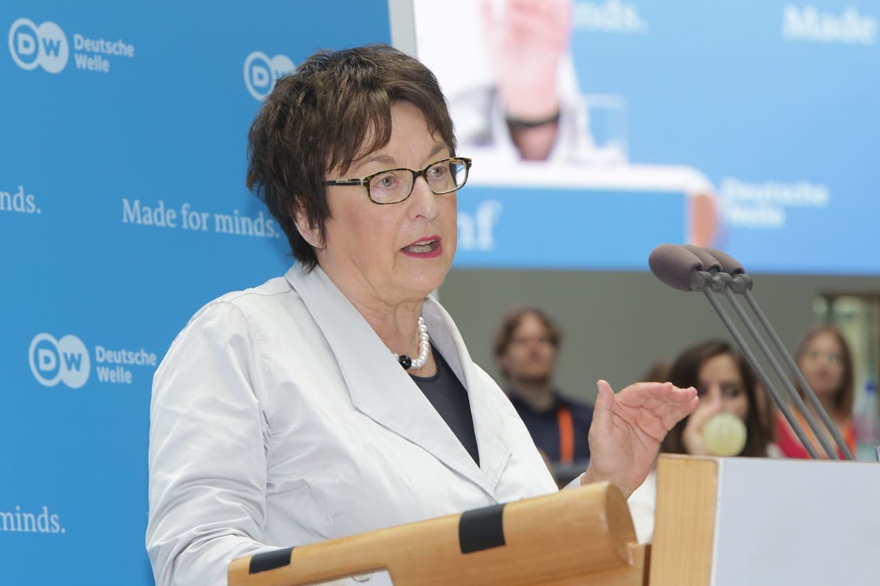 Brigitte-Zypries-SPD-DUB-Unternehmer-Magazin-BDIU-ELNET-Deutsche-Nationalstiftung-Lobbyaktivitaeten-Lobbysumpf-Kritisches-Netzwerk-Lobbyismus-Lobbykontakte