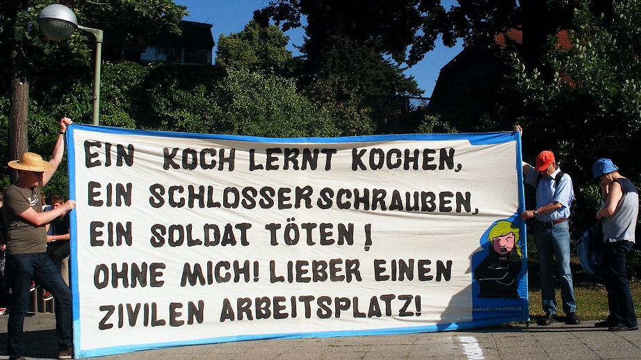 bundeswehr_freiheit_statt_angst_koch_schlosser_soldat_zivier_arbeitsplatz_kritisches_netzwerk_bundeswehreinsatz_im_innern_antimilitarismus_antikriegsgegner_rekrutierung_moerder.jpg