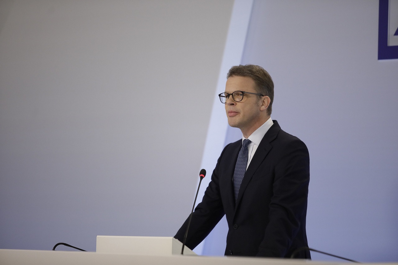 Christian-Sewing-CEO-Deutsche-Bank-Kritisches-Netzwerk-Bundesverband-deutscher-Banken-Profitabilitaet-Renditen-Arbeitsplatzabbau-Profitmaximierung-Arbeitsplatzmassaker