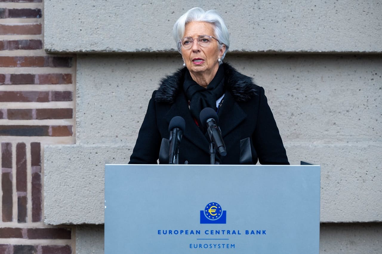 Christine-Lagarde-EZB-Kerninflation-Zinserhoehungen-Preiserhoehungen-Preisanstieg-Inflationsprognosen-Zentralbank-Geldentwertung-Geldschwemme-Kritisches-Netzwerk