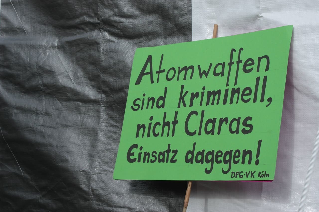 Clara-Tempel-Friedensaktivistin-Anti-Atom-Aktivistin-Atomwaffenstuetzpunkt-Fliegerhorst-Buechel-Kritisches-Netzwerk-Protestaktion-Atomwaffen-Hausfriedensbruch-Lueneburg