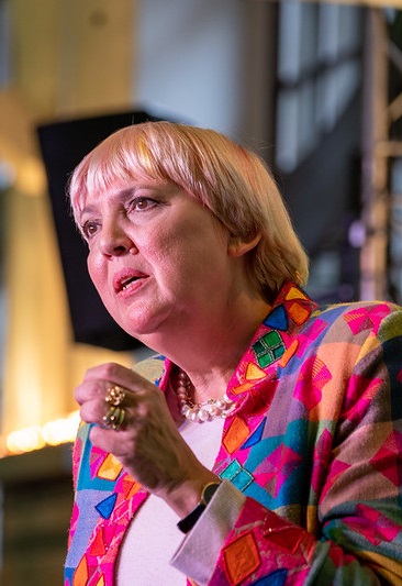 Claudia-Benedikta-Roth-Buendnis-90-Die-Guenen-Buendnisgruene-Kritisches-Netzwerk-Blenderpartei-Klientelpartei-Kriegspartei-Genderwahn-Genderideologen-Genderideologie