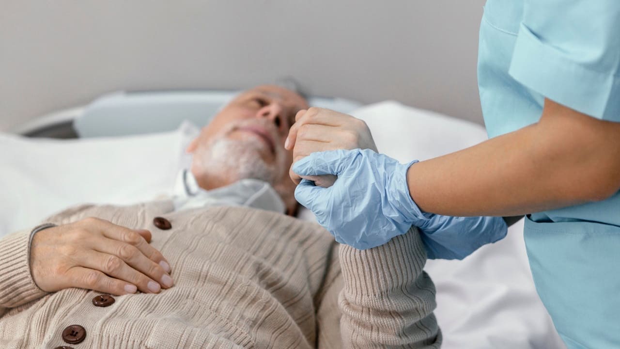Daseinsfuersorge_Krankenpflege_Krankenhausaufenthalt_Patienteninteresse_Patientenversorgung_Versorgungsauftrag_Versorgungsqualitaet_Kritisches-Netzwerk