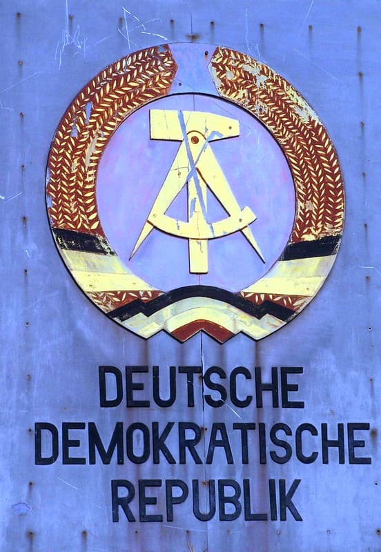 DDR-Deutsche-Demokratische-Republik-Desillusionierung-Treuhand-Treuhandanstalt-Ostdeutsche-Pressefruehling-Markterschliessung-Kritisches-Netzwerk-Ostpresse-Ostverlag