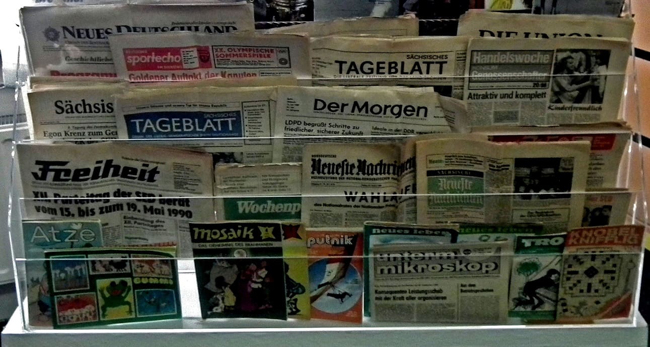 DDR-Presse-Medien-Verlage-Demokratische-Republik-Pressefruehling-Ostpresse-Ostverlag-ostdeutsche-Zeitungen-Kritisches-Netzwerk-Pressesterben-Zeitschriften