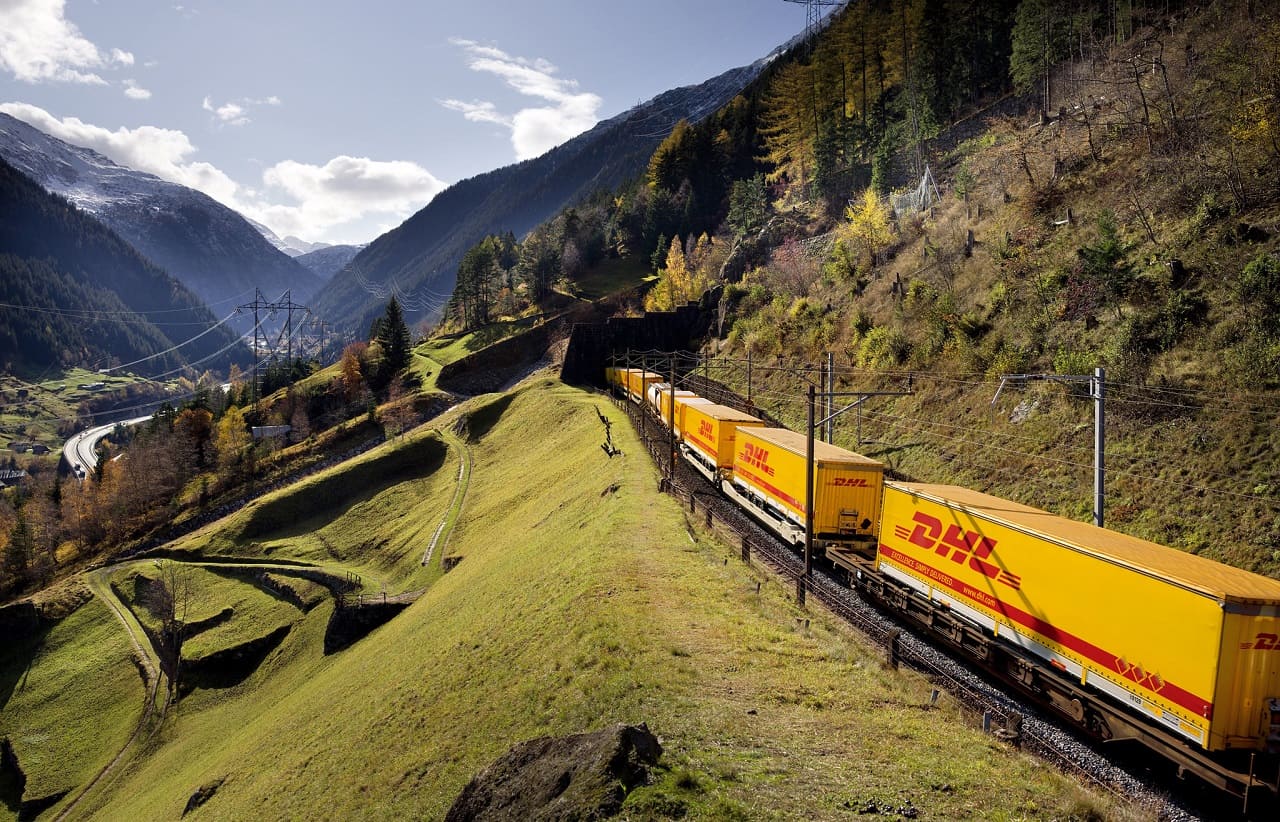 DHL-Rail-Freight-Deutsche-Post-Bahn-Containertransport-Schienengueterverkehr-Schienennetz-Staatsunternehmen-Kritisches-Netzwerk-Streckenstilllegungen