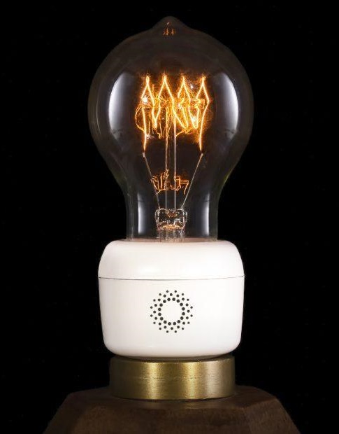 Emberlight-smart-lighting-Smart-Home-Technologie-Lampen-smarte-Lampenfassung-Lampensockel-Internet-der-Dinge-Kritisches-Netzwerk-Cloud-Verbindung-Crowdfunding