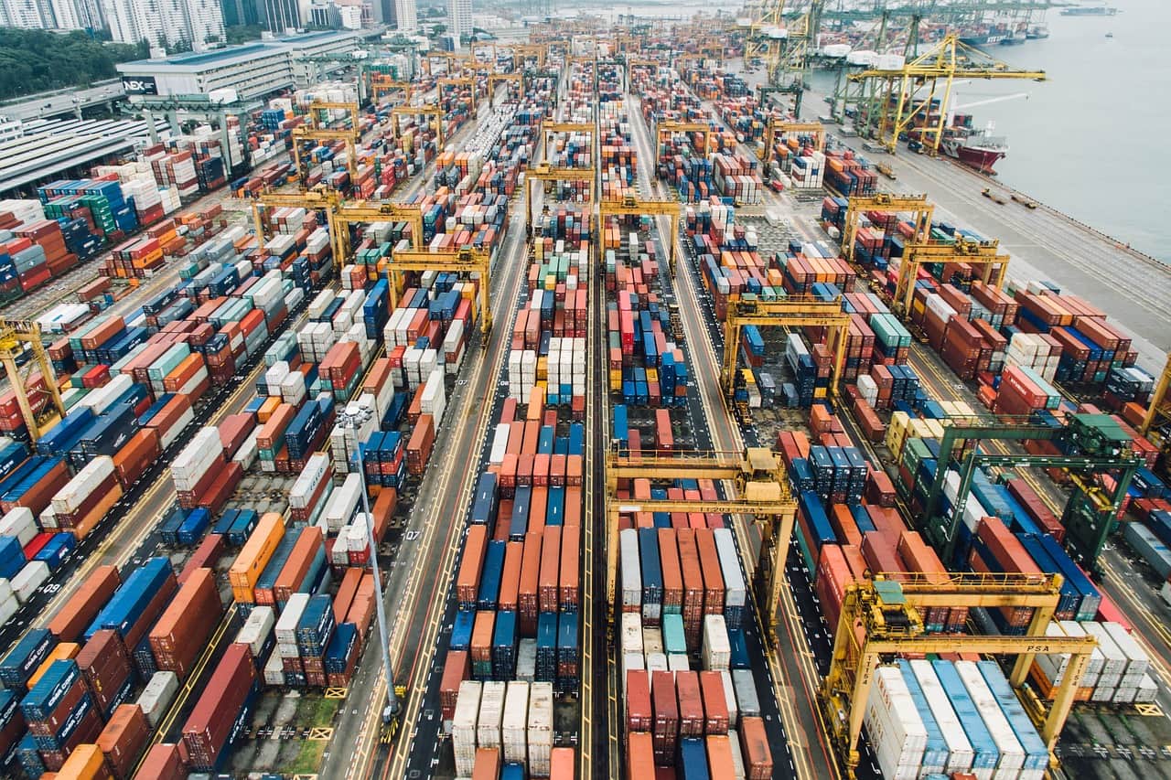 Export_Containerhafen_Containerterminal_Absatzmaerkte_Container_Schiffscontainer_Frachtcontainer_Kritisches_Netzwerk_Wettbewerbsfaehigkeit_China_Handelsstroeme_Strafzoelle