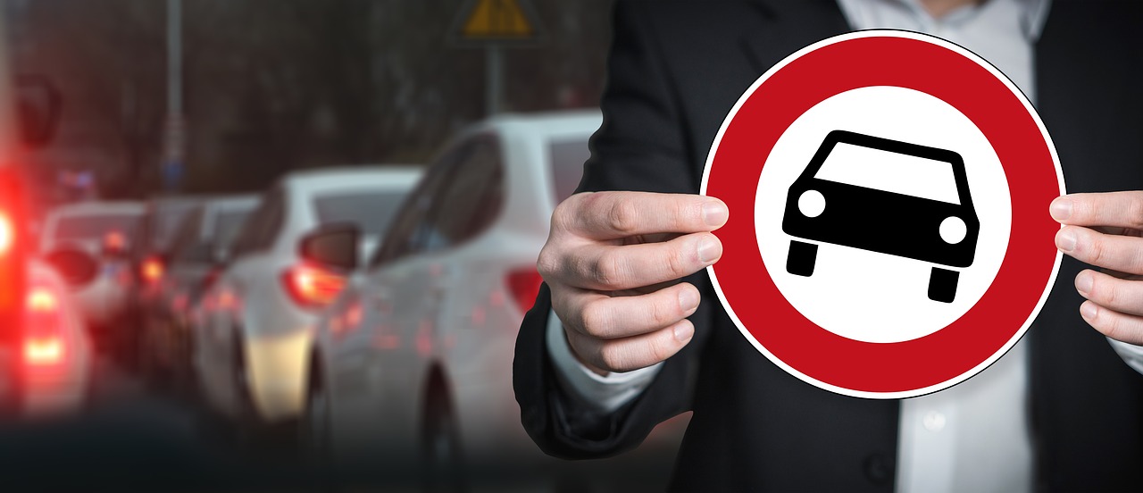 Fahrverbot_Sonntagsfahrverbot_autofreier_Sonntag_Benzinkosten_Benzinpreise_Benzinpreisexplosion_Spritpreise_Tankkosten_Tankpreise_Tankrabatt_Kritisches-Netzwerk