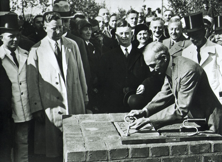 ford_deutschland_1_motor_company_grundsteinlegung_fordwerk_koeln_konrad_adenauer_bundeskanzler_oberbuergermeister_henry_ford_kritisches_netzwerk_werner_ruegemer-t-modell.jpg