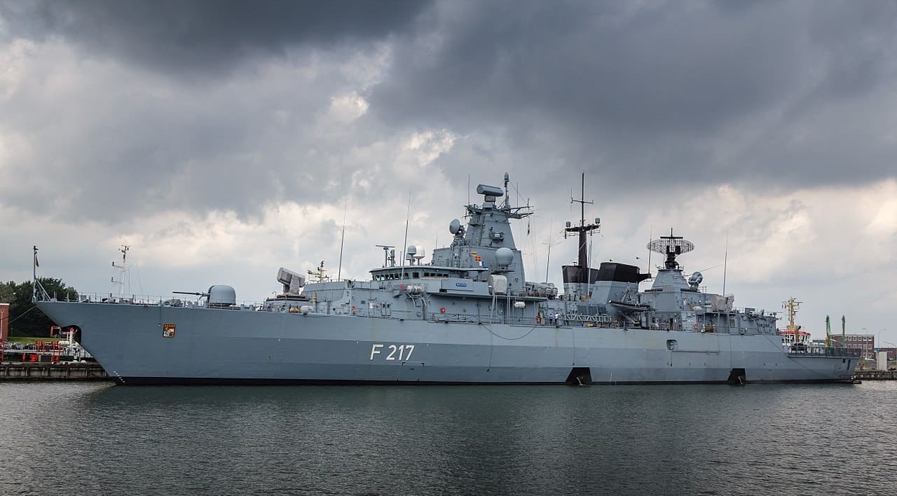 Fregatte-Bayern-Typ-F123-Brandenburg-Klasse-Marinehafen-Kriegsschiff-Deutsche-Marine-Kritisches-Netzwerk-Fregattengeschwader-Wilhelmshaven-Indo-Pazifik-Indopazifik