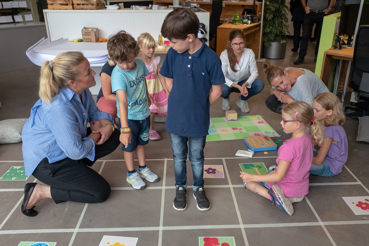 Ganztagsschulen-Kinder-Lernziele-Paedagoginnen-Unterrichtszeiten-Uebungszeiten-Projektunterricht-Kritisches-Netzwerk-Ganztagsbetreuung-Betreuungssicherheit