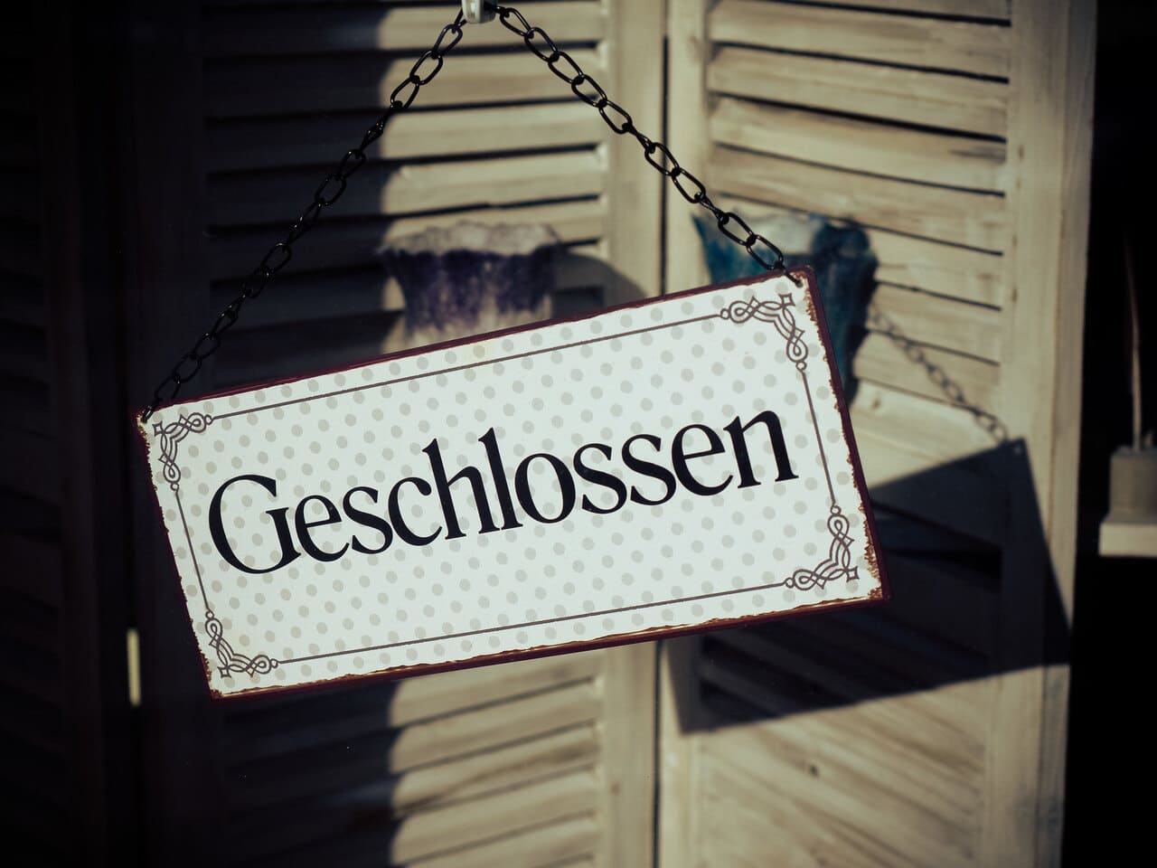 Geschlossen_closed_Firmenpleiten_Betriebsschliessung_Insolvenz_Insolvenzen_Insolvenzrekord_Insolvenzwelle_Geschaeftsaufgabe_Konkurs_Masseninsolvenzen_Pleitewelle_Unternehmensinsolvenzen_Zahlungsunfaehigkeit_Kritisches-Netzwerk