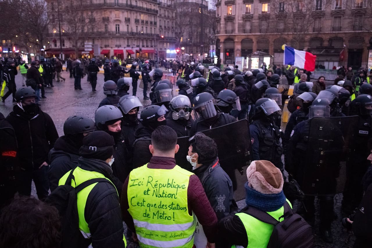 Gilets-Jaunes-4-Gendarmerie-Police-nationale-Compagnies-Republicaines-de-Securite-Polizeistaat-Bereitschaftspolizei-Buergerbekaempfung-repression-Unterdrueckung-Aufstandsbekaempfung