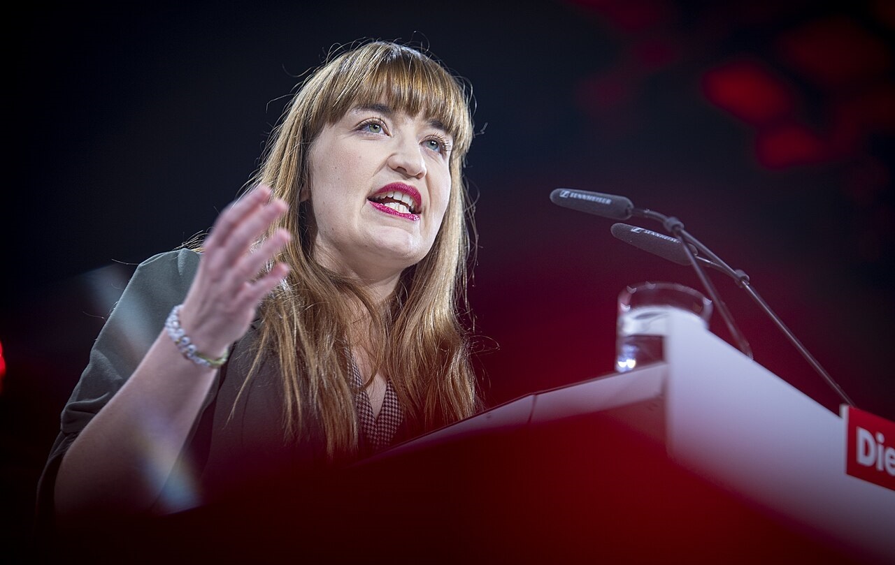 Heidi_Reichinnek_Linkspartei_Fraktion_Die_Linke_Sozialismus_Sozialismusparadies_Sozialismusparolen_Sozialismusschimaere_Sozialismusutopie_Sozialismuswahn_Islamistenfreundin_Kritisches-Netzwerk