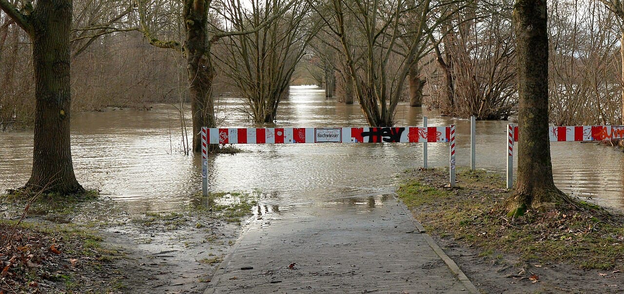 Ahrtal_Hochwasser_Hochwasserschutz_Naturgewalt_Entwaesserungsgraeben_Regenfaelle_Renaturierung_von_Auen_Hochwassergefaehrdungszone_Kritisches-Netzwerk 