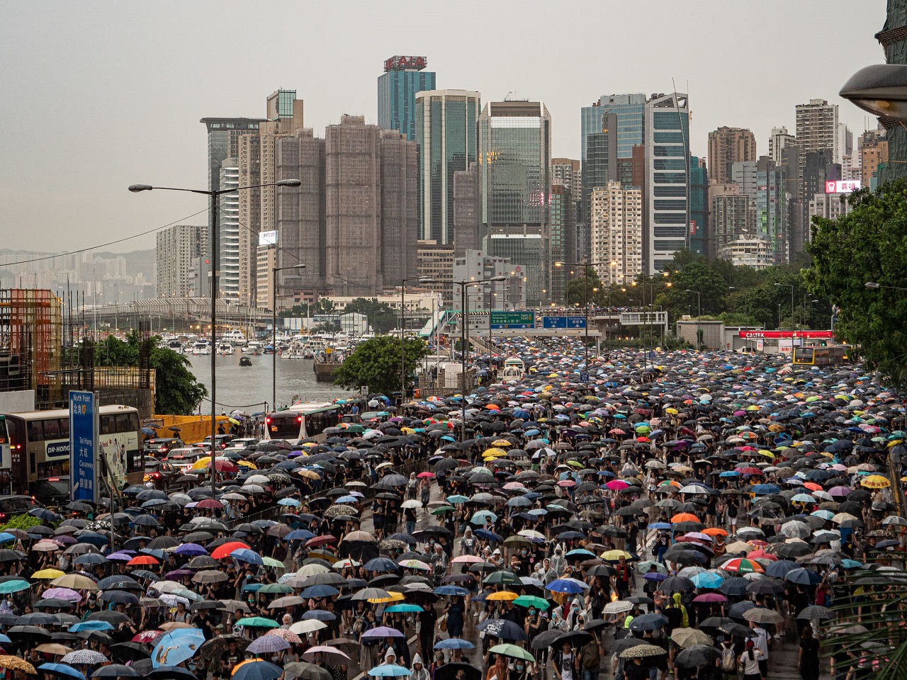 Hongkong-Marsch-der-Millionen-Massenaufstand-Massenkundgebung-Massenproteste-Protestbewegung-anti-extradition-bill-protest-Hong-Kong-Kritisches-Netzwerk-Volkswiderstand-China