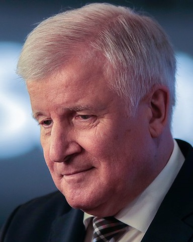 Horst-Seehofer-Bundesinnenminister-CSU-Deutschlandatlas-Fluechtlinge-Asylrecht-Bayern-Abschiebungen-Kritisches-Netzwerk-Asylstreit-Migration-Fluechtlingspolitik-Sozialabbau