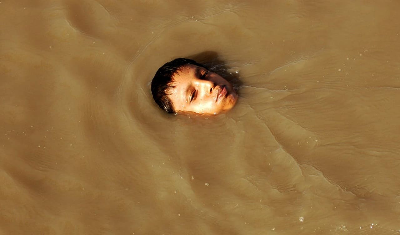 Indien-Junge-Faekalien-Renu-Parkhi-mumbaislums-open defecation-Kritisches-Netzwerk-Kindersterblichkeit-Tuberkulose-Hypoglykaemie-Hypoglykaemien