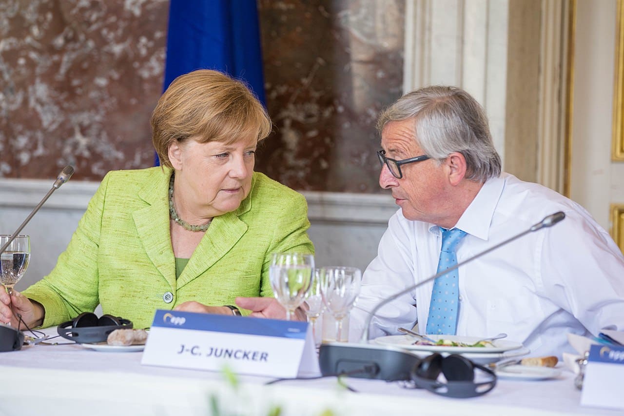 Jean-Claude-Juncker-Angela-Merkel-kein-grosses-Geschrei-keine-Aufstaende-plebiszitaere-repraesentative-Demokratie-Scheindemokratie-Elitendemokratie-Pseudodemokratie