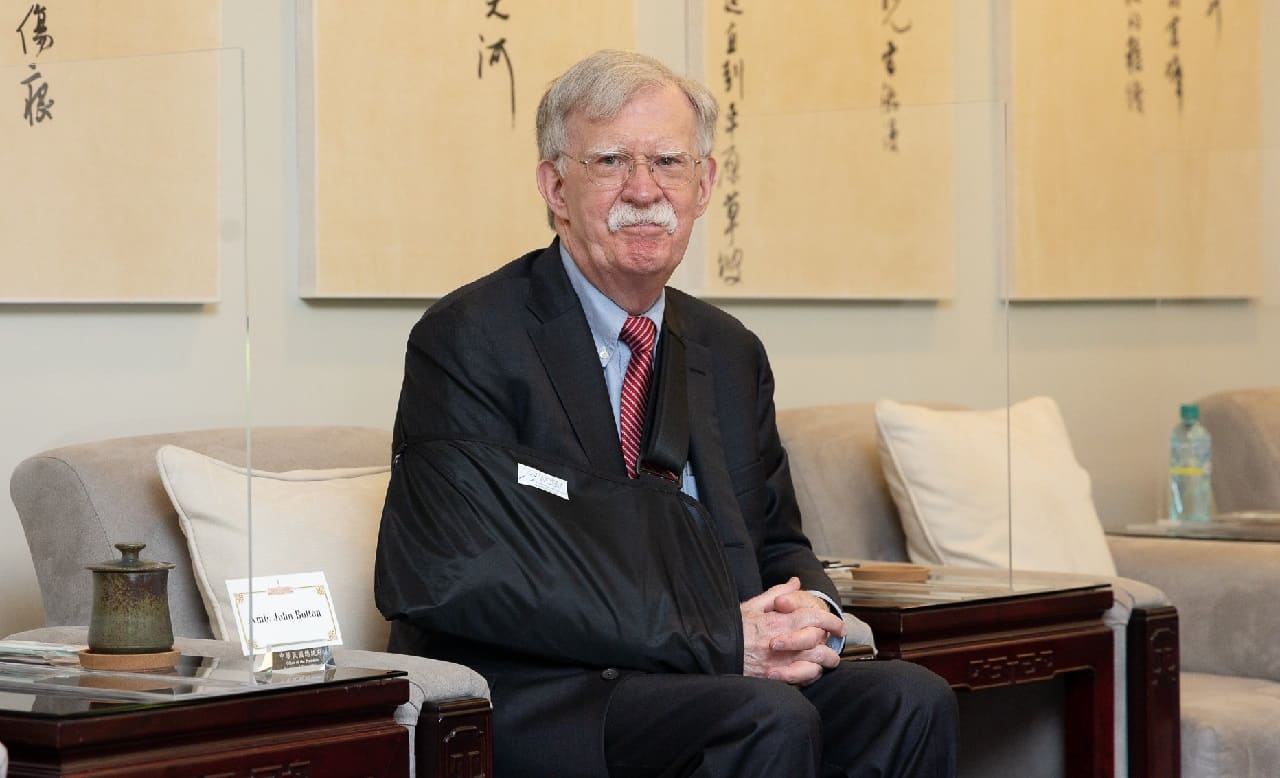 John_Robert_Bolton_Kriegstreiber_Kriegstrommler_Kriegsrhetorik_Falke_war_hawk_Neocon_Neokonservatismus_Praesidentschaftskandidat_Hardliner_Kritisches-Netzwerk