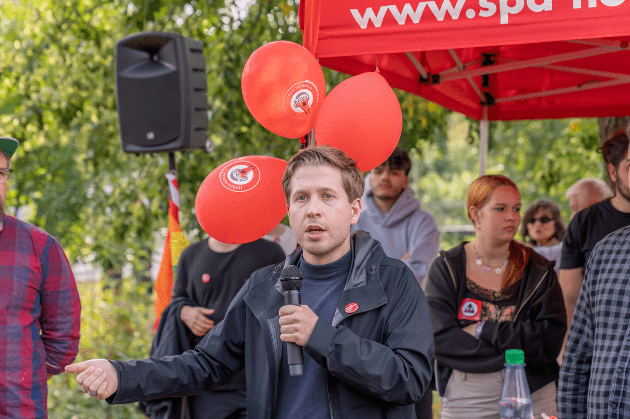 Kevin_Kuehnert_SPD_Generalsekretaer_Studienabbrecher_Callcenter_myToys_Abgeordnetenentschaedigung_Inkompetenz_Kritisches-Netzwerk