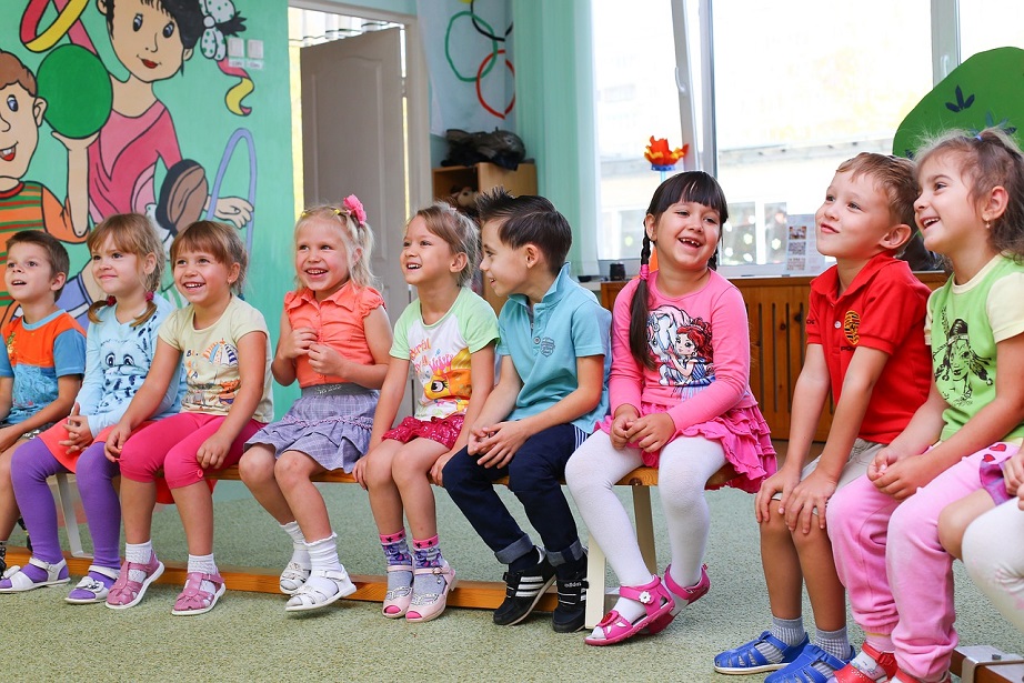 kindergarten_kinderbetreuung_kinderbetreuungsdienste_kindererziehung_kindestagesstaette_kindergartengebuehren_kinder_familienfeindlichkeit_kritisches_netzwerk_lebensqualitaet.jpg