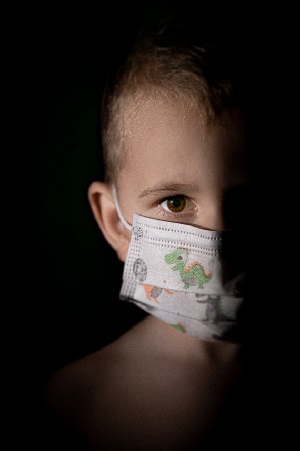 Kindergesichtsmaske-Kindermaske-Alltagsmaske-Maskentragezeit-Kinderdemuetigung-Kindesnoetigung-Maskengeneration-fruehkindliche-Praegung-Kritisches-Netzwerk