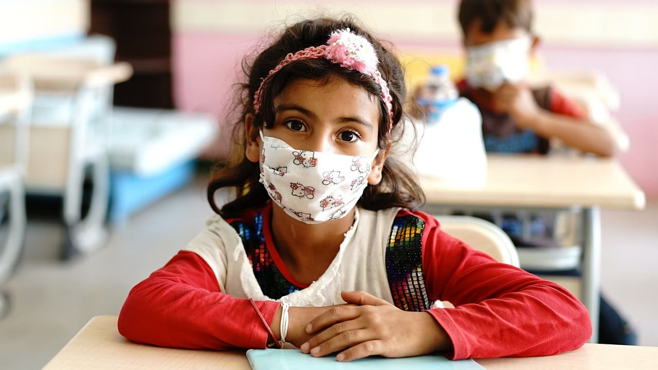 Kindermartyrium-Atemfrequenz-Atemtiefe-Atemzugsvolumen-Einatmungsluft-Rueckatmung-Kinderlungenvolumen-Kritisches-Netzwerk-Schulmaskenpflicht-Schulmaskenzwang