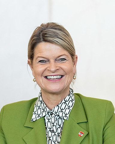 Klaudia_Tanner_Oesterreich_Iron_Lady_OeVP_Bundesministerin_Natoabhaengigkeit_Neutralitaetsheuchelei_Neutralitaetsheuchlerin_Konfrontationspolitik_Kritisches-Netzwerk