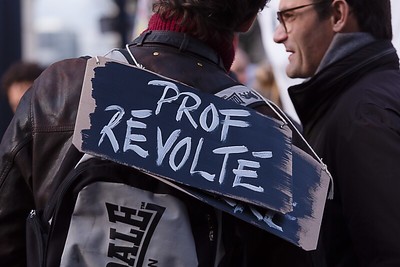 Macronie-prof-revolte-Lehreraufstand-reforme-des-retraites-Gelbwesten-Frankreich-Kritisches-Netzwerk-Gilets-jaunes-Macron-Rentenreform-Pensionsplaene-Rentenalter