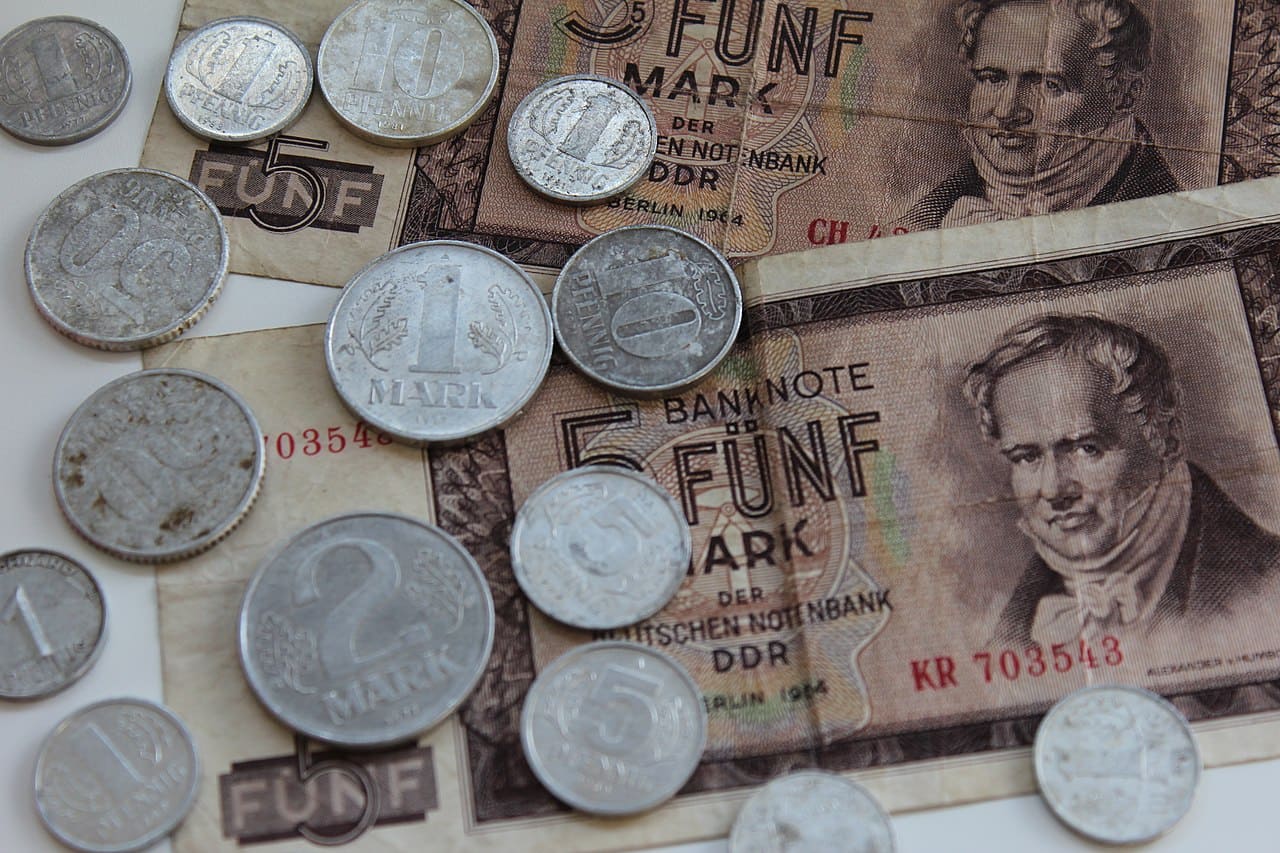 Mark-Pfennig-DDR-Deutsche-Demokratische-Republik-Staatsbank-Binnenwaehrung-Kritisches-Netzwerk-Kaufkraft-Mindestumtausch-Zwangsumtausch-Kursmuenzen