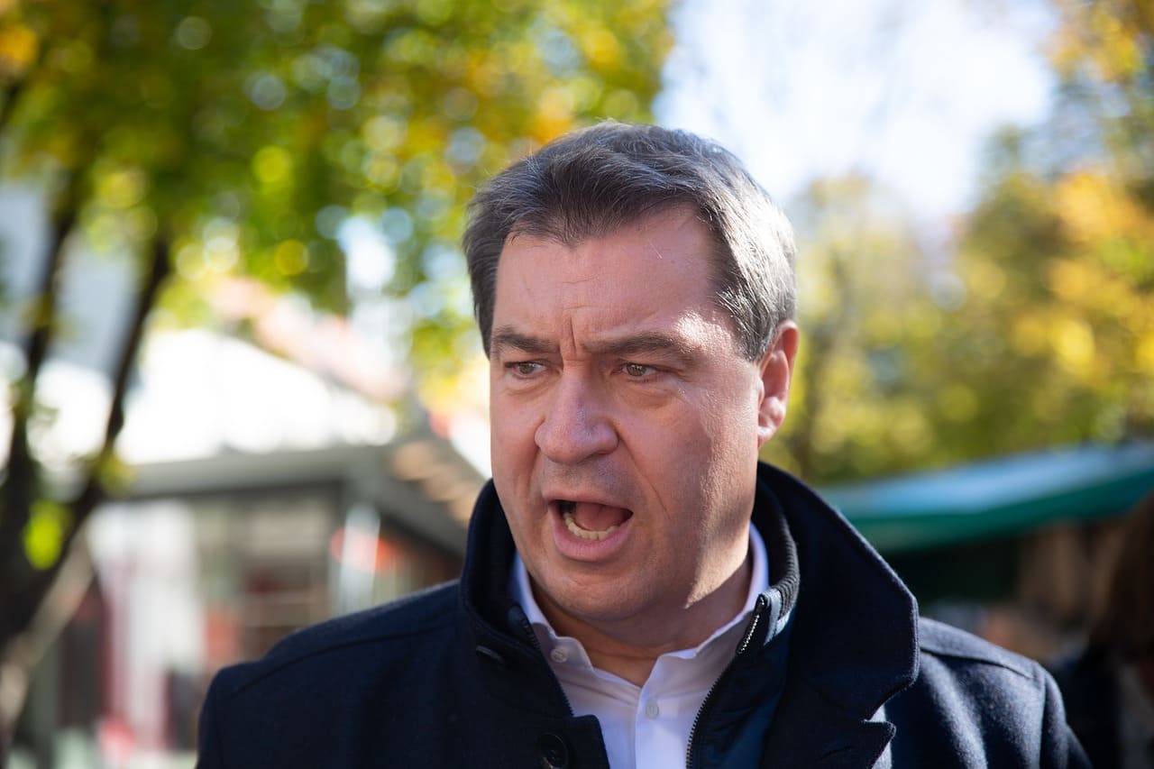 Markus-Soeder-CSU-Freistaat-Bayern-Ministerpraesident-Parteivorsitzender-Kritisches-Netzwerk-Fremdenfeindlichkeit-Kreuz-Erlass-Kreuzgate-Klimahsyterie-Klimapsychose-Kreuzpflicht