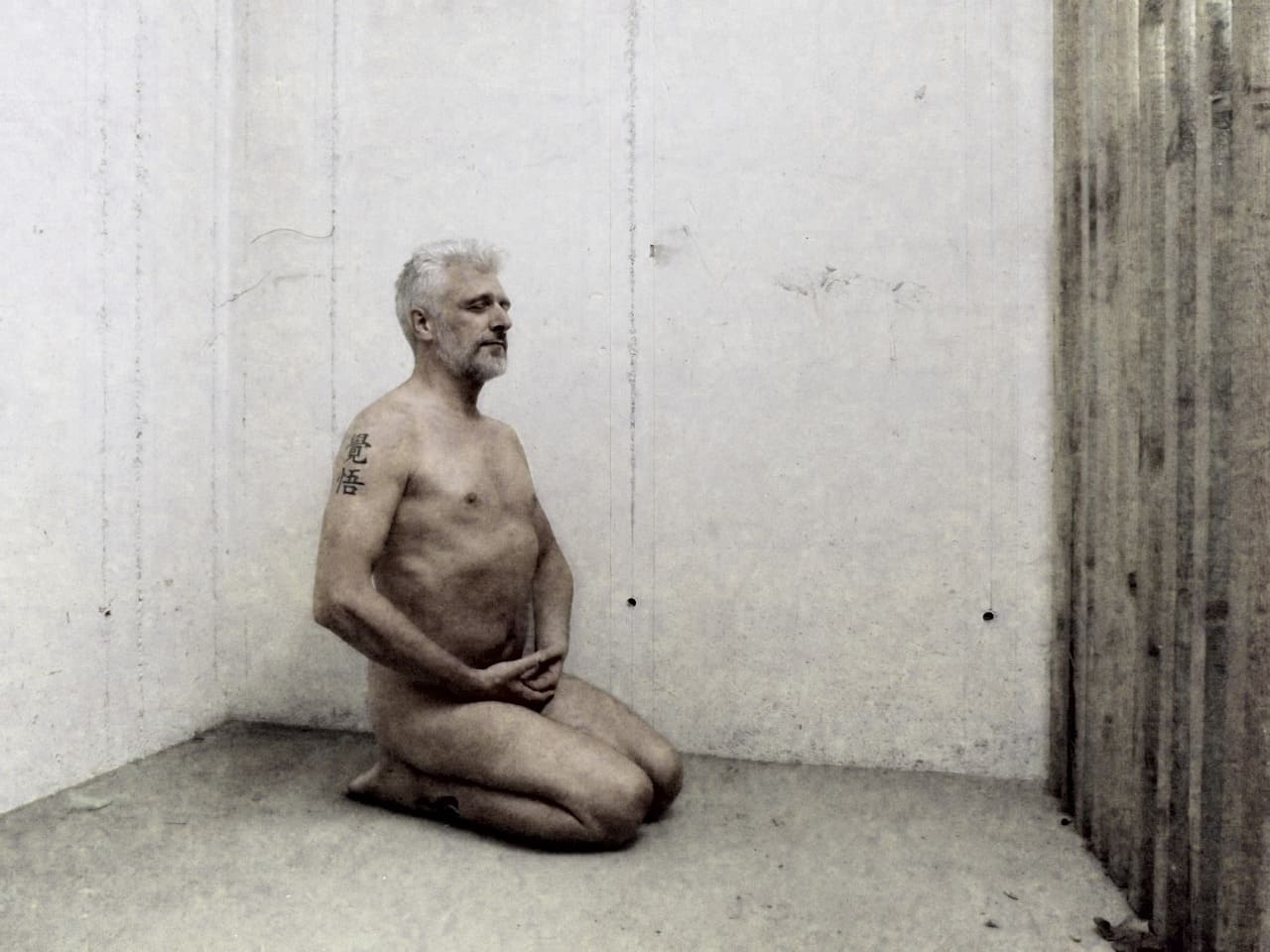 Meditation_Denken_Fuehlen_Erleben_Entspannung_Achtsamkeit_Wahrnehmung_Selbstbetrachtung_Selbstwahrnehmung_psychische_Gesundheit_Kritisches-Netzwerk