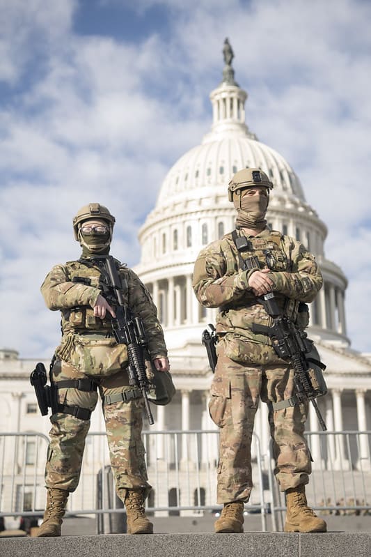 National-Guard-Soldiers-Nationalgarde-Nationalgardisten-Washington-Presidential-Inauguration-Kritisches-Netzwerk-Buergerkrieg-Ausnahmezustand-Staatsstreich
