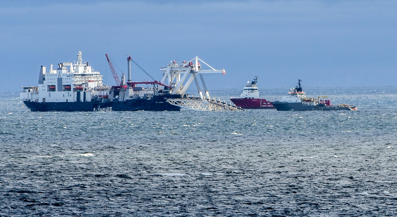 Nord-Stream-2-Ruegen-Rohrverlegung-Kritisches-Netzwerk-Ostsee-Pipeline-Ostseepipeline-Transitpipelines-Russland-Offshore-Energieversorgungssicherheit-Erdgas