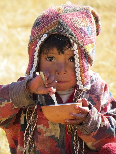Peru_indigene_Kinder_Kinderarmut_Indios_Indigena_Existenzminimum_Ausbeutung_physische_psychische_Traumatisierung_ethnische_Herkunft_Kinderarbeit_Kritisches-Netzwerk